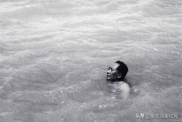 到中流击水描写的是什么河流，到中流击水是指哪条河（毛泽东在游泳中展现豪迈气概和伟大斗争精神）