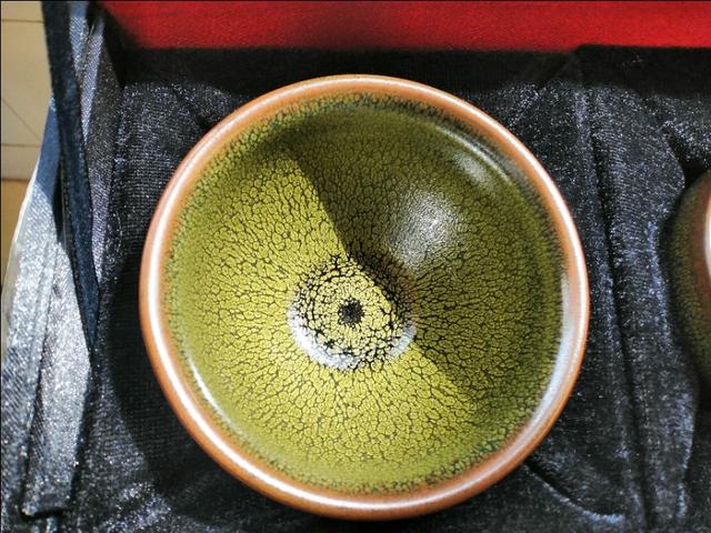 推杯换盏是什么意思，推杯换盏的盏的意思（推“杯”换“盏”）