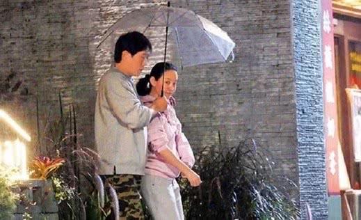 恋爱长跑结婚祝福语6，爱情长跑的结婚感言（47岁曾宝仪与男友外出吃饭）