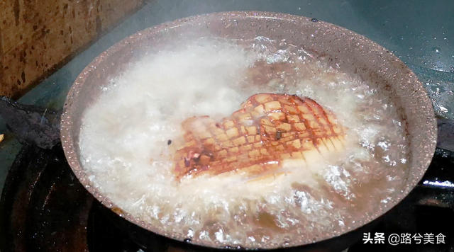 女生的腰子能卖多少钱，男朋友的腰子值多少钱（老婆把猪腰子扔进滚烫的热油里）