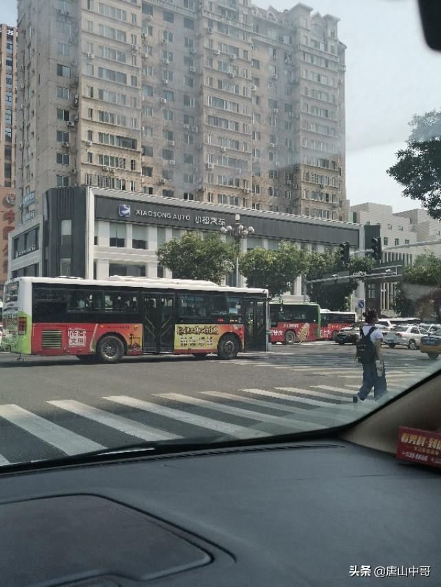 唐山小松二手车，二手车老年代步燃油车市场唐山丰润市场在哪（路过小松二手车就明白了。网友）