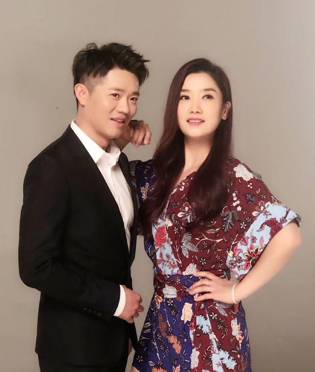 多亏玲花重情义，凤凰传奇才火了15年！不是两口子结婚生娃神同步