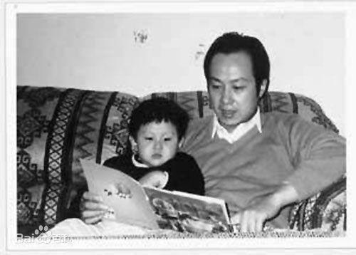 罗京追悼会全部过程，在罗京葬礼上哭到昏厥的妻子