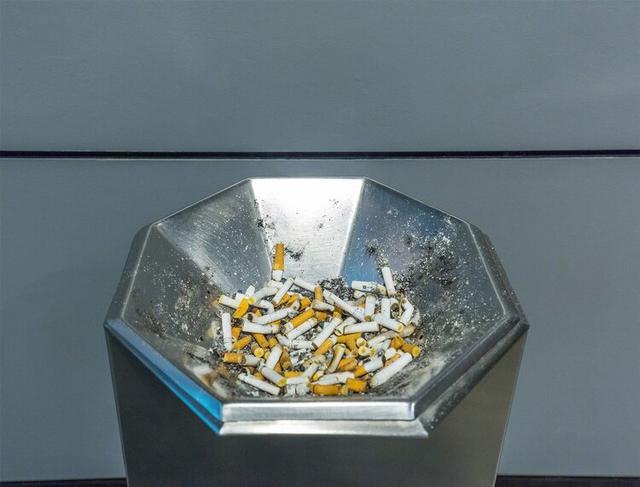 44岁月经突然推迟不来什么原因，44岁女人不来月经什么原因（女人注意：4个怪象频出现）