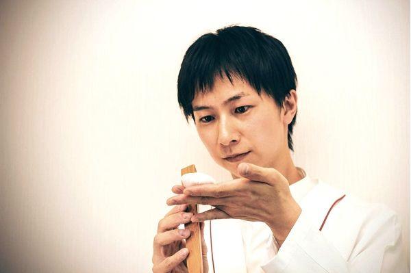 日本和果子的制作方法，日本食玩果子制作视频（日本匠人做出这么美的“和果子”）