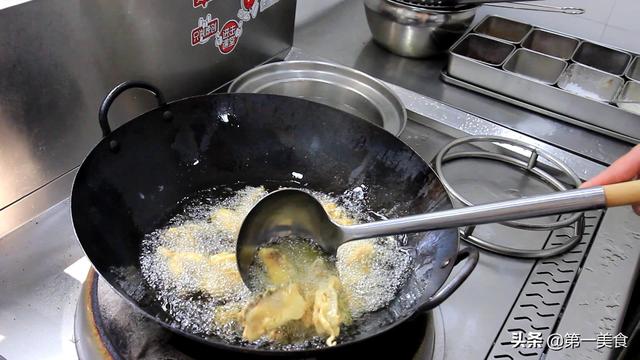 正宗糖醋鱼片的做法，正宗糖醋鱼片的做法视频（厨师长教你做地道的糖醋鱼）