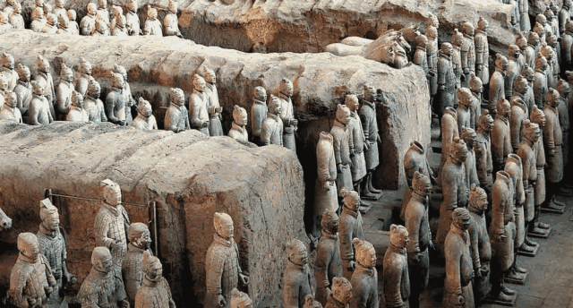 兵马俑是什么做的，陕西兵马俑是什么做的（千人千面的兵马俑）