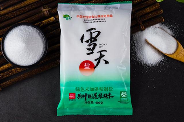 毛巾有异味怎么去除，夏天毛巾有异味怎么去除（四步快速除去毛巾异味）