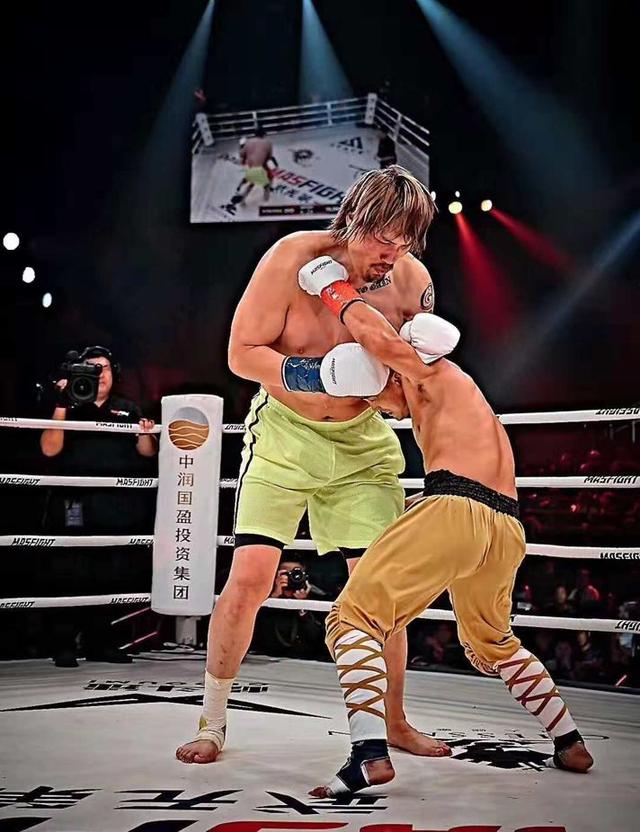 韩国巨人崔洪万被谁ko，一龙狠揍韩国巨人崔洪万