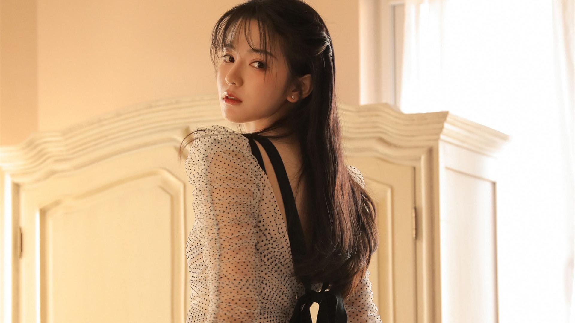 和内向的女生聊天，和内向的女生聊天好累（内向的女生，如何正确的追）