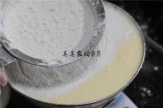 鸡蛋糕蒸几分钟，鸡蛋糕要蒸几分钟（教你做简单的蒸蛋糕）