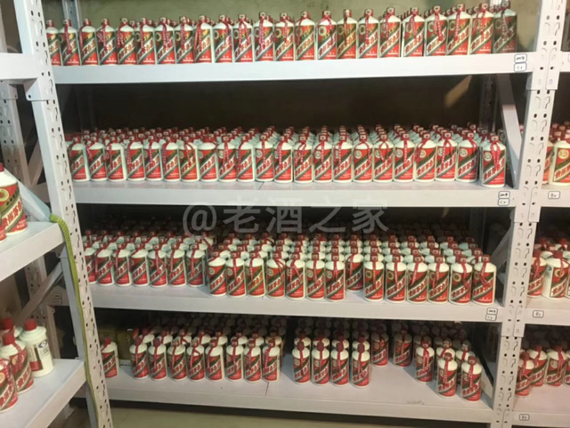 家中储存白酒的保存方法，怎样储存酒（如何在自己家中正确储存白酒）