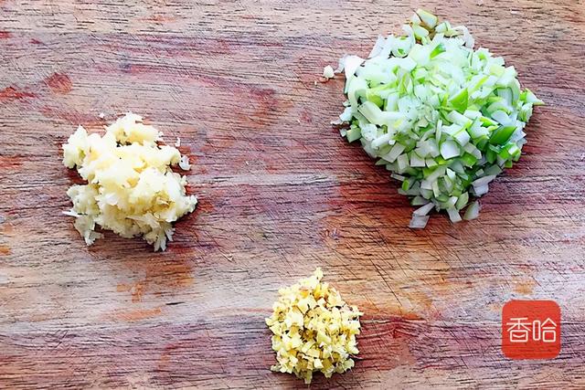 蒜蓉粉丝虾的做法，蒜蓉粉丝虾仁的做法步骤（蒜蓉粉丝虾原来这么简单）