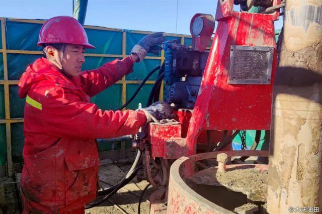 带油的成语有哪些，带油的成语有哪些成语（大庆石油人讲起成语来“油”点厉害）