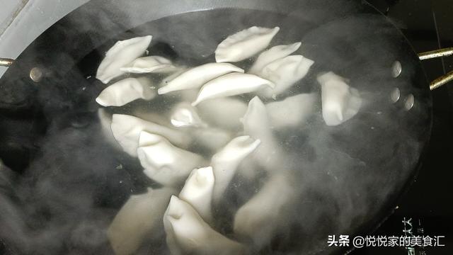 油渣白菜的做法，油渣白菜饺子怎么做好吃（它是被“误解”最多的菜）