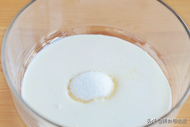 淡奶油怎么打发，淡奶油怎么打发不起来（打发淡奶油的正确方式）