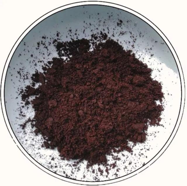 山皮石的颜色有很多种,如灰色,有暗红色,也有黑褐色.