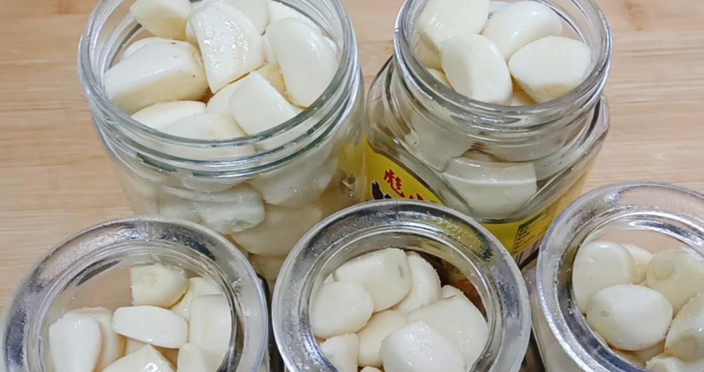 图片[4]-【腊八蒜】做法步骤图 8小时变绿 香脆又解腻-起舞食谱网