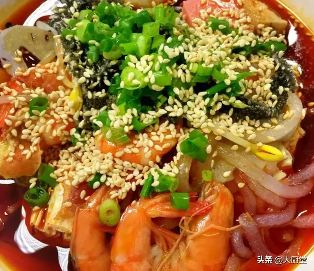 麻辣烫汤料配方，麻辣烫调味酱料配方（花钱学了四款麻辣烫汤料的配方和制作方法）