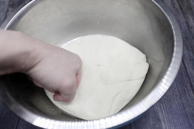 手工饺子皮的做法，如何手工制作饺子皮（水饺皮和蒸饺皮做法）