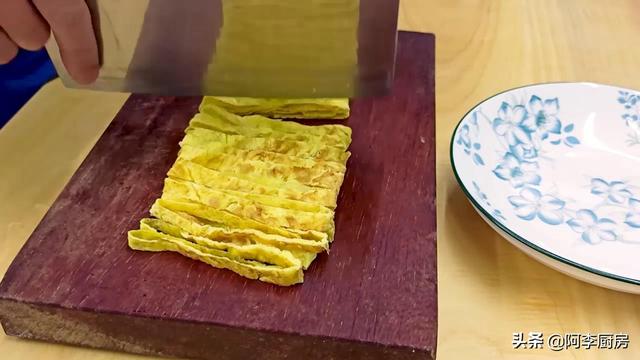 泡干米粉的正确方法，怎么做出好吃的干米粉（河粉干怎么炒干炒河粉）