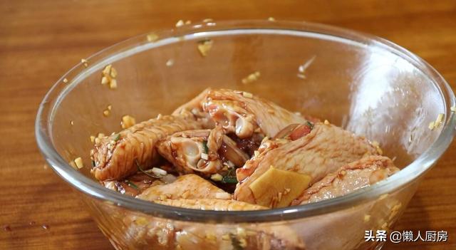 烤箱烤鸡翅温度和时间，烤鸡翅烤箱温度和时间（烤鸡翅不放一滴油）