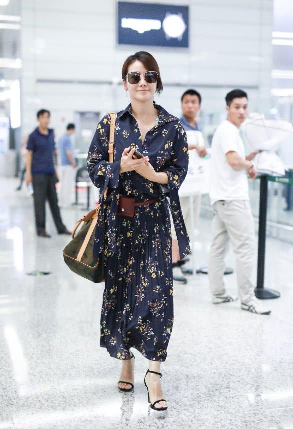 藏青色是什么颜色，藏青色短袖配什么颜色裤子（让你轻松当个时尚博主）