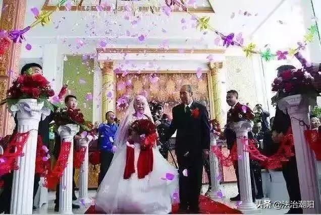 老一辈令人动容的爱情故事，8旬老夫妻爱情最美的样子
