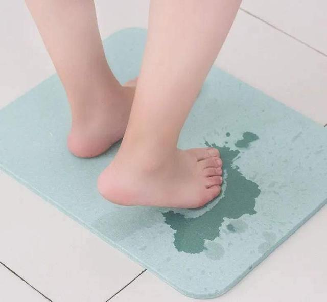 硅藻泥地垫的优缺点，硅藻泥浴室防滑垫的优缺点（这5个卫生间的“冷门用品”）