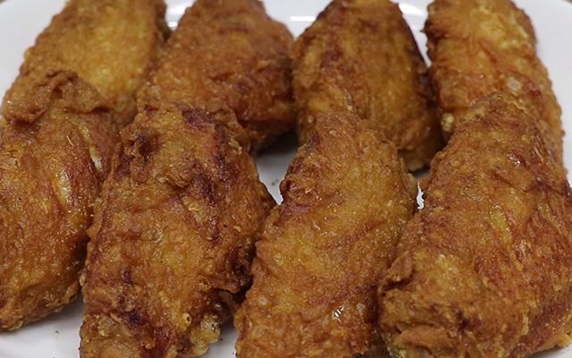 蒜蓉鸡翅的做法，盐焗鸡翅的制作方法和配料（蒜香脆皮鸡翅的做法）