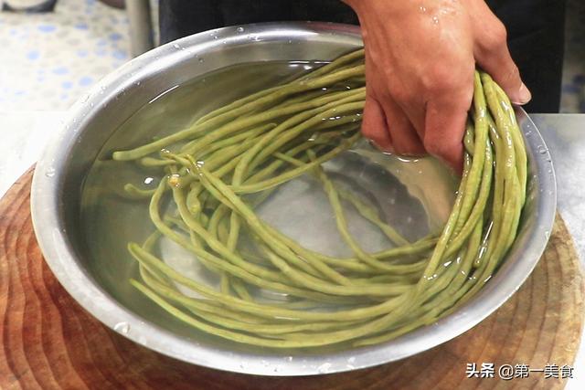 酸豆角的腌制方法，酸豆角的腌制方法和配料（河南农家酸豆角做法）