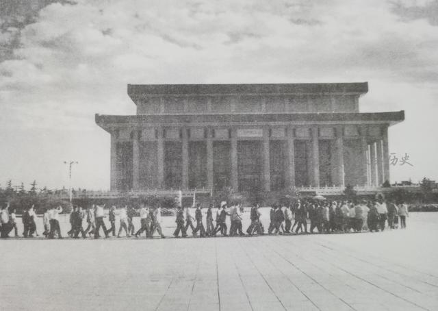 全国哀悼图片，哀悼图片大全大图（十九张毛主席逝世老照片）