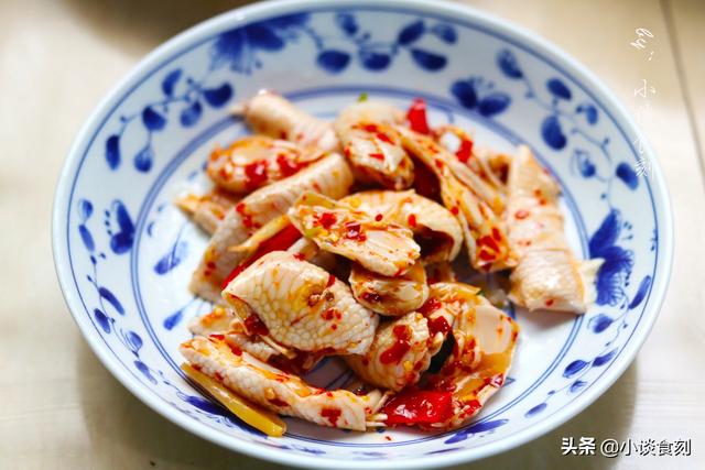 鸡脚筋在什么部位，鸡筋是哪个部位（鸡爪中最好吃的部位）