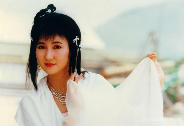 演员有赵雅芝,叶童,陈美琪,乾德门,江明,尹宝莲,石乃文,夏光莉