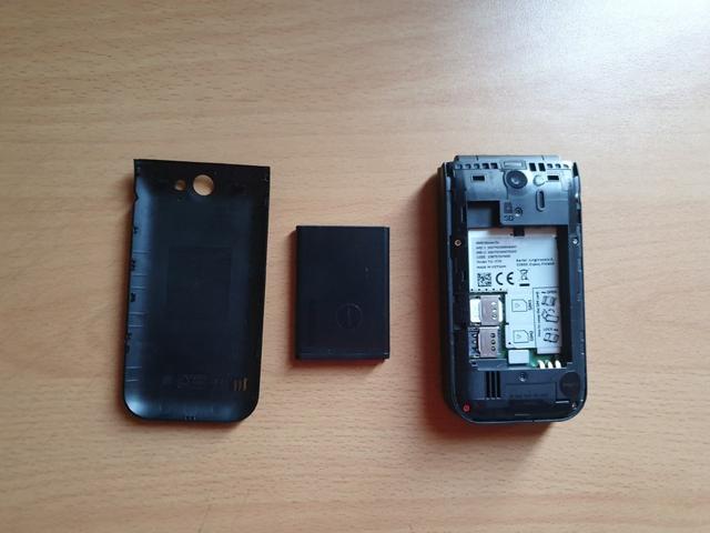 翻盖经典的回归：Nokia 2720 Flip 评测