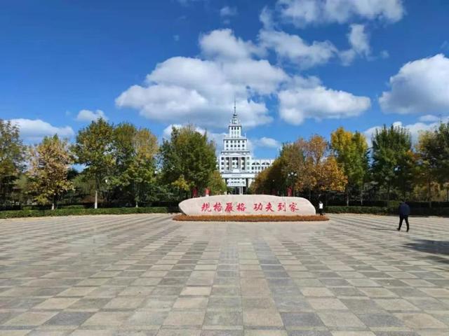 哈工大一校区图书馆几点开门，哈工大二校区图书馆开放时间（哈尔滨工业大学威海校区）