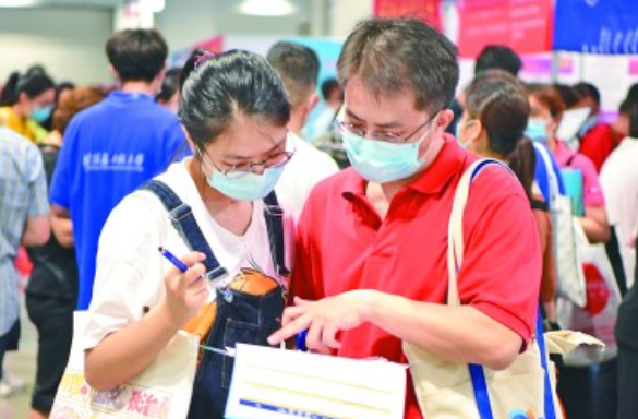 郑州大学医学院（郑州大学一年四季美如画）