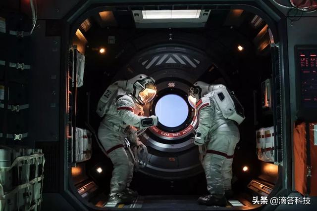 韩朵朵，微信头像，韩朵朵（扒一扒《流浪地球》中的数码“周边”有哪些）