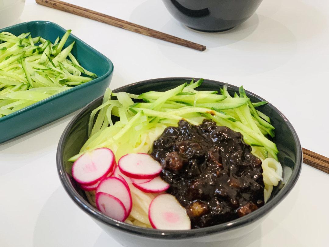 炸酱面的酱做法图解，炸酱面面酱的做法（最关键的核心就是酱料）