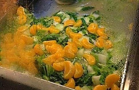 高校食堂现冰镇麻辣烫，听说很好吃高校食堂黑暗料理（那些年学校食堂黑暗料理大全）