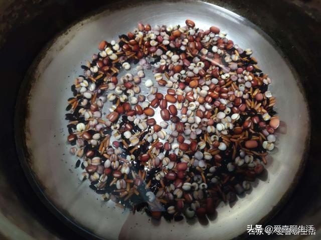 赤豆粥的做法与功效，谷雨时节来一碗红豆粥