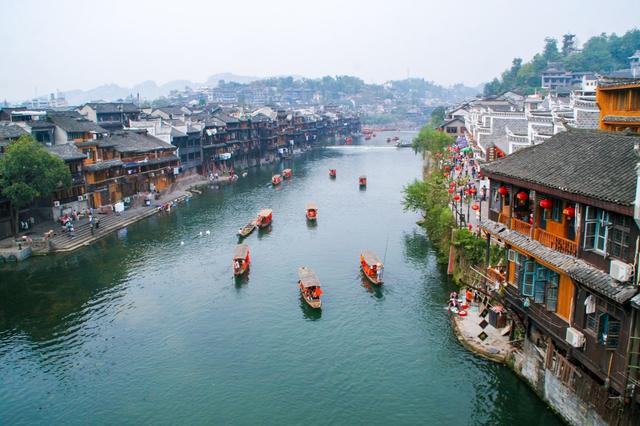 凤凰古城在哪里，凤凰古城在湖南哪个市（仙剑奇侠传取景地——古风韵味凤凰古城）