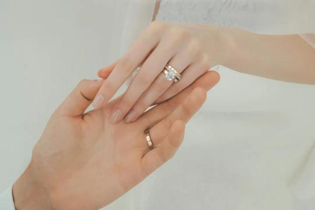 钻戒回收价格怎么算，回收钻戒一般多少钱（钻戒回收价格一般是原价的多少）