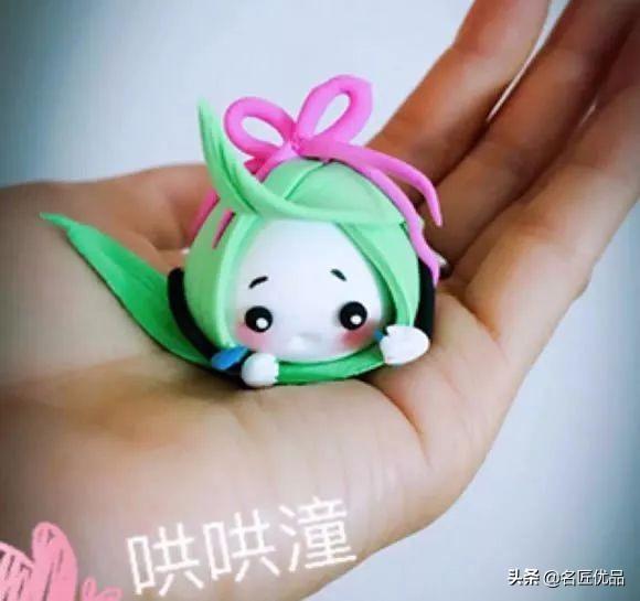 怎么用彩泥捏小兔子，小兔子用彩泥怎么捏（教你用超轻黏土做一个小兔子小挂坠）