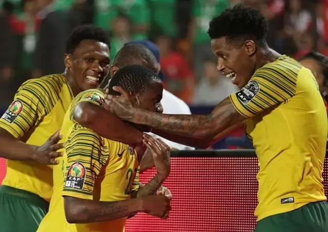 南非足球队，南非足球队大名单（高佬离队全北无畏客胜）