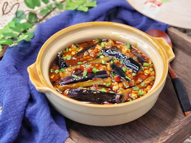 干花蛤怎么做汤才美味，花蛤肉怎么做汤（和裙带菜做成汤）