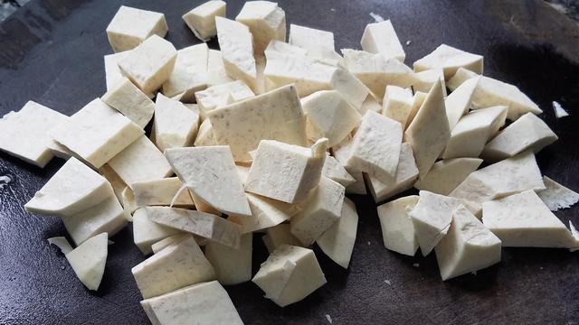 芋头西米露的做法，芋头水果西米露做法（广东很好喝的一道糖水）