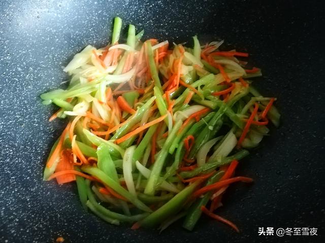 挂面怎么做好吃，挂面怎么煮简单又好吃什么都不放（教你这个做法）