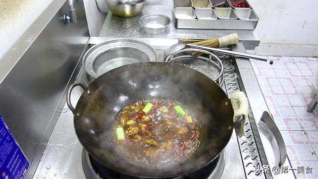 卤水鸡翅的做法，卤鸡翅的详细做法（教你在家如何做卤鸡翅）