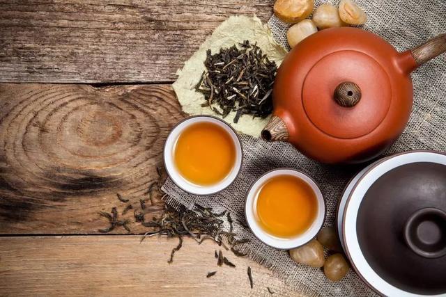 三花茶是哪三花，湿气重最怕三种茶（冬天不该喝的3种茶）